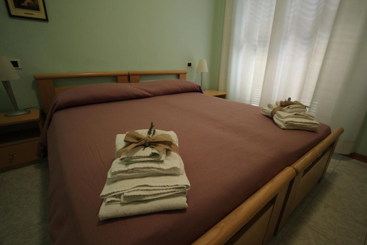 Hotel Anita Amelia Esterno foto